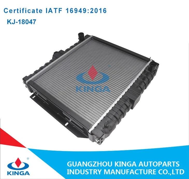 Factory Price High Quality Car Radiator For Nissan Pickup Mt